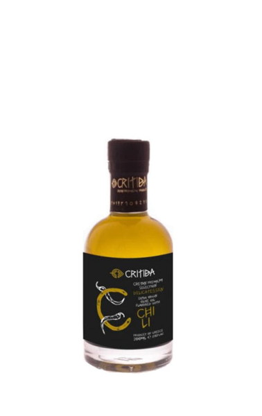 Ulei de măsline extravirgin grecesc (EVOO) din insula Creta, Grecia. EVOO aromat cu chili.